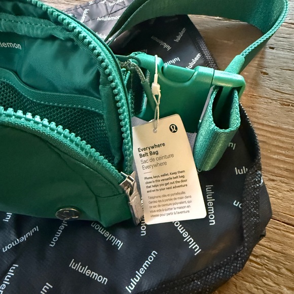 NEW Lululemon Belt Bag Cascadia Green NWT - Picture 3 of 10